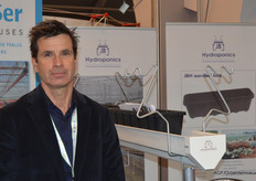 Job Bossers van JB Hydroponics vond in zijn drukke agenda een gaatje om toch in Den Bosch op de beurs te staan. Zijn teeltsystemen vinden, niet alleen in aardbei, gretig aftrek.